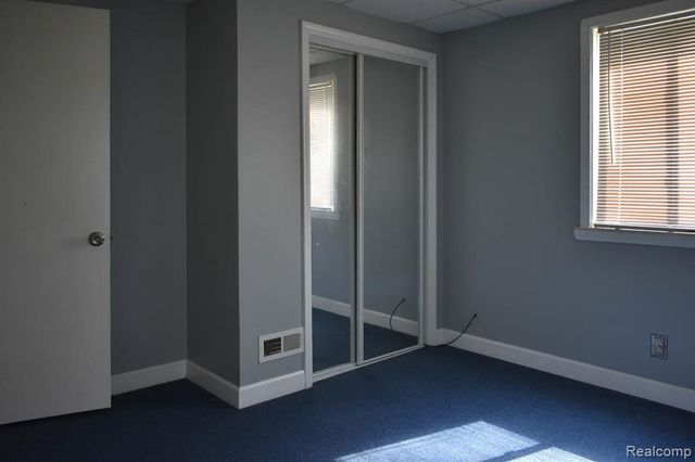 26103 Palmer Boulevard, Madison Heights, MI 48071