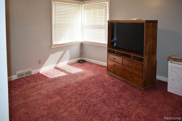 26103 Palmer Boulevard, Madison Heights, MI 48071