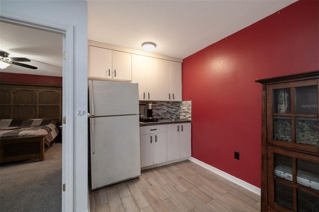 420 PINEAPPLE STREET, Orange City, FL 32763