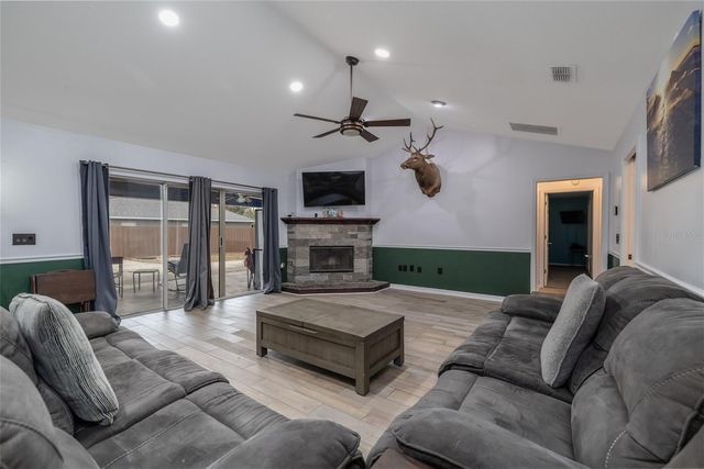 420 PINEAPPLE STREET, Orange City, FL 32763