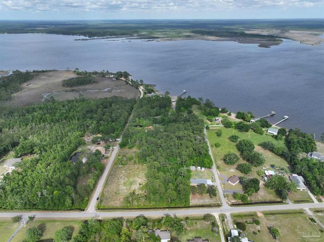 Robinson Point Rd, Bagdad, FL 32583