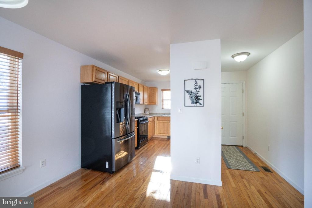 Image 4 of property listing at 119 GALA DR, State College, PA 16801