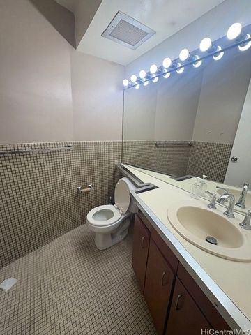 1750 Kalakaua Avenue 201, Honolulu, HI 96826