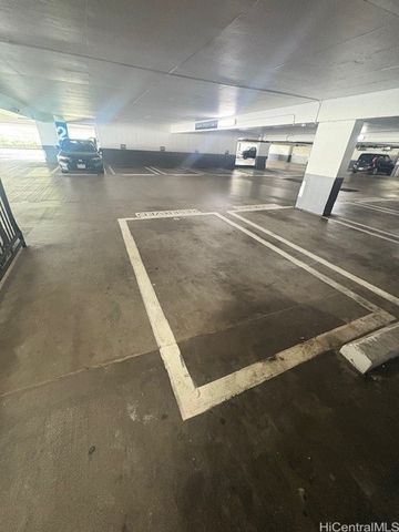 1750 Kalakaua Avenue 201, Honolulu, HI 96826