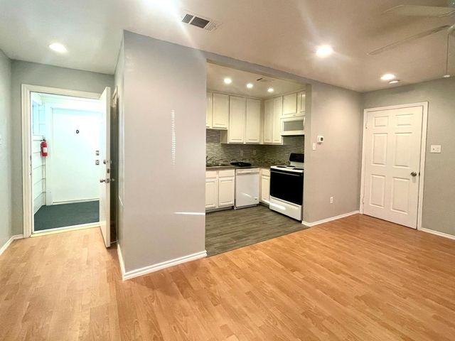 307 E Mitchell Street C, Arlington, TX 76010