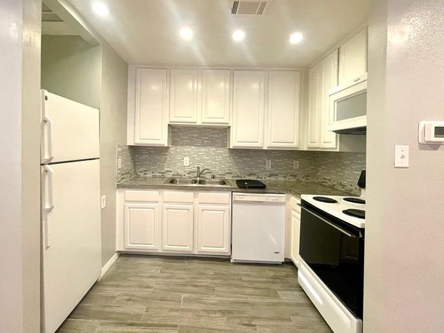 307 E Mitchell Street C, Arlington, TX 76010