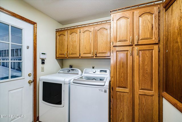 8631 MONTEREY HIGHWAY Hwy, Monterey, TN 38574