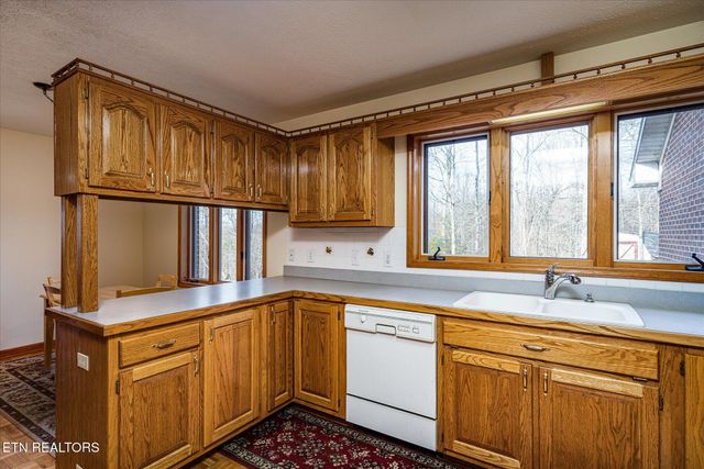 8631 MONTEREY HIGHWAY Hwy, Monterey, TN 38574