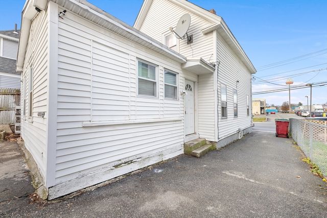 75 Plain St, Lowell, MA 01851