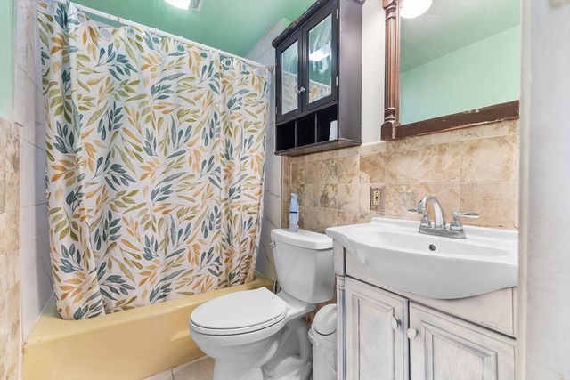 75 Plain St, Lowell, MA 01851