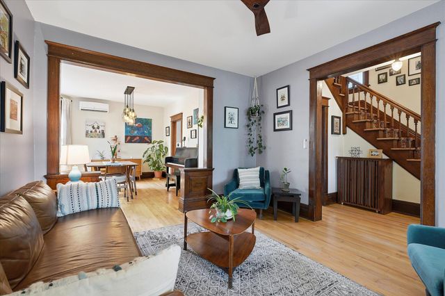 1008 Charles Avenue, Saint Paul, MN 55104