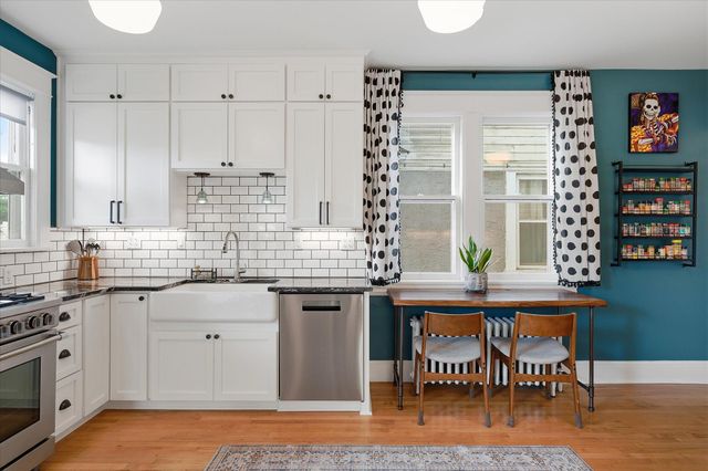 1008 Charles Avenue, Saint Paul, MN 55104