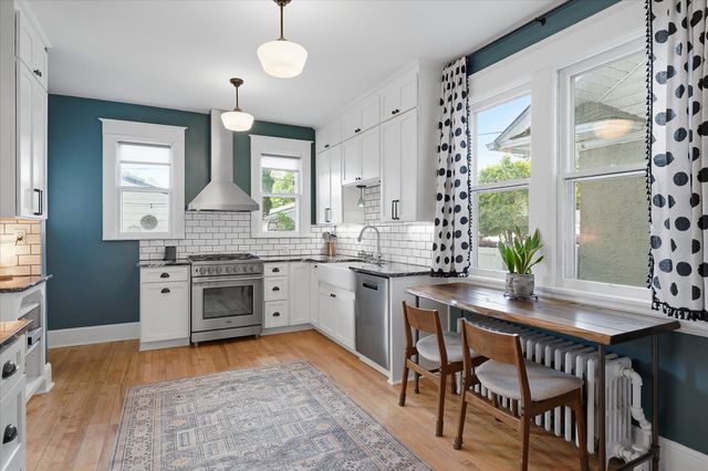 1008 Charles Avenue, Saint Paul, MN 55104