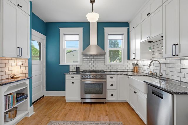 1008 Charles Avenue, Saint Paul, MN 55104