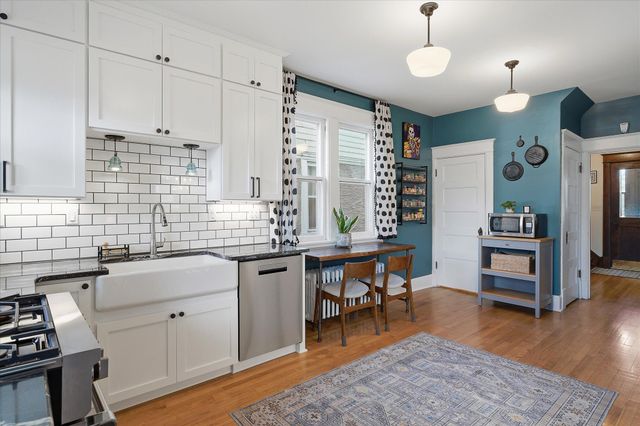 1008 Charles Avenue, Saint Paul, MN 55104