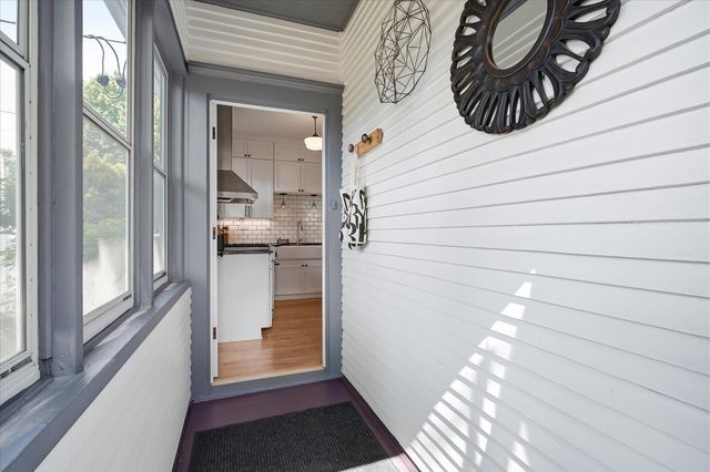1008 Charles Avenue, Saint Paul, MN 55104