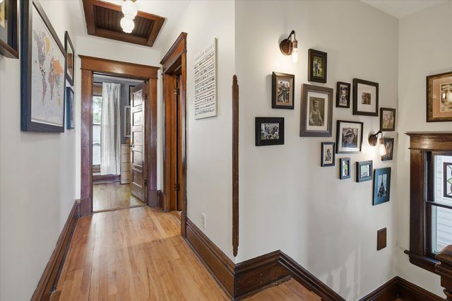 1008 Charles Avenue, Saint Paul, MN 55104