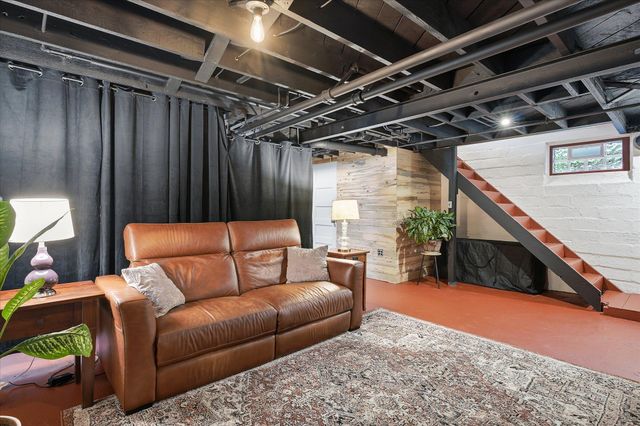 1008 Charles Avenue, Saint Paul, MN 55104