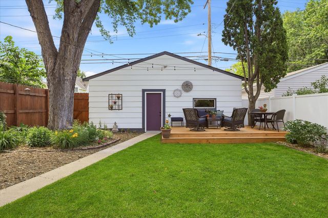 1008 Charles Avenue, Saint Paul, MN 55104