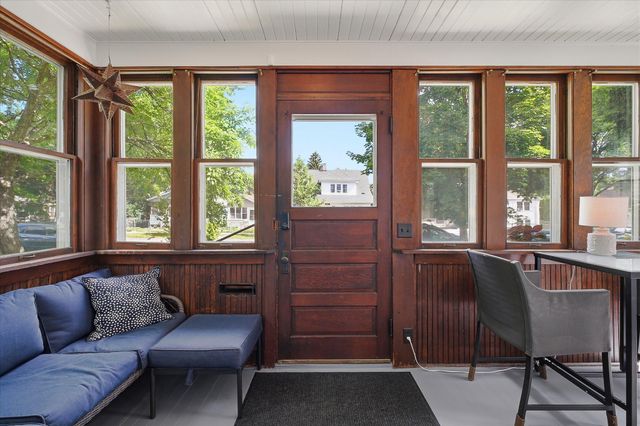 1008 Charles Avenue, Saint Paul, MN 55104