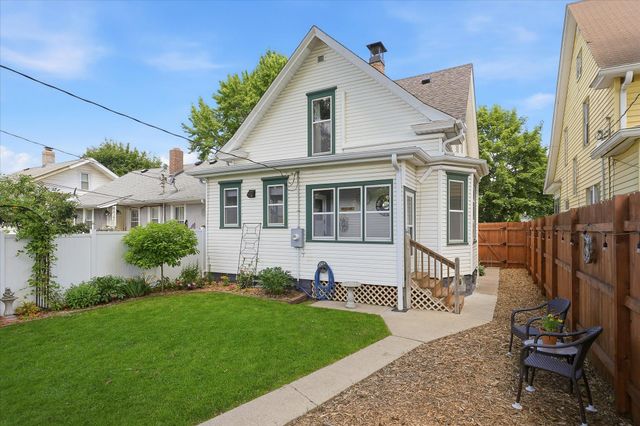 1008 Charles Avenue, Saint Paul, MN 55104
