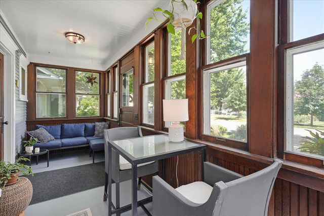 1008 Charles Avenue, Saint Paul, MN 55104