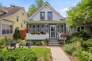 1008 Charles Avenue, Saint Paul, MN 55104