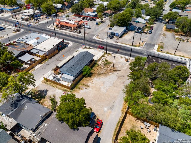 920 N NEW BRAUNFELS AVE, San Antonio, TX 78202