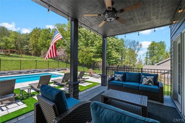 4595 Bloomsbury Drive, Onondaga, NY 13215