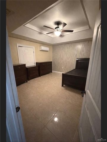 618 N Val Verde Road, Edinburg, TX 78542