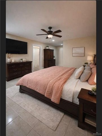 618 N Val Verde Road, Edinburg, TX 78542