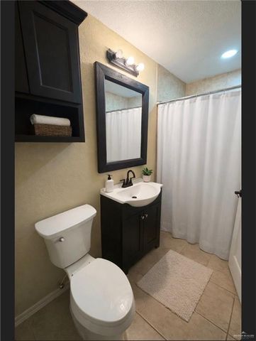 618 N Val Verde Road, Edinburg, TX 78542