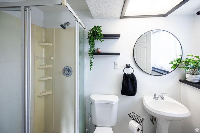 880 E 350 N, Layton, UT 84041