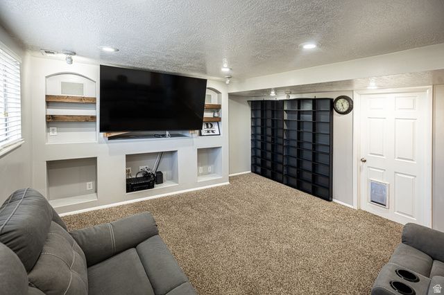 880 E 350 N, Layton, UT 84041