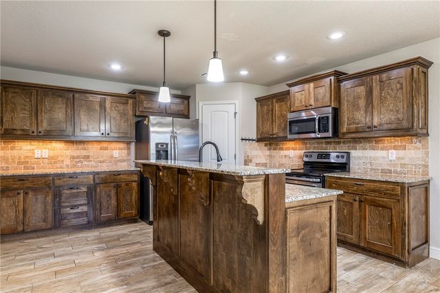 4202 SW Limestone Avenue, Bentonville, AR 72712