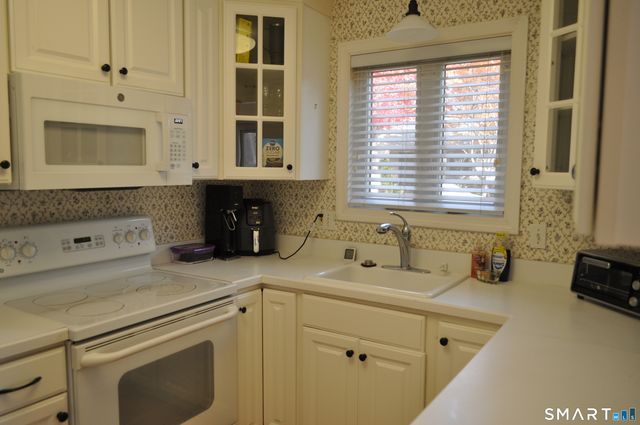 29 Crocus Lane 29, Avon, CT 06001