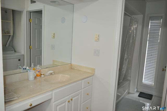 29 Crocus Lane 29, Avon, CT 06001