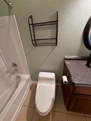 6182 Newcastle Lane, League City, TX 77573