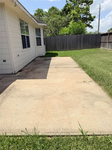 6182 Newcastle Lane, League City, TX 77573