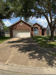 6182 Newcastle Lane, League City, TX 77573