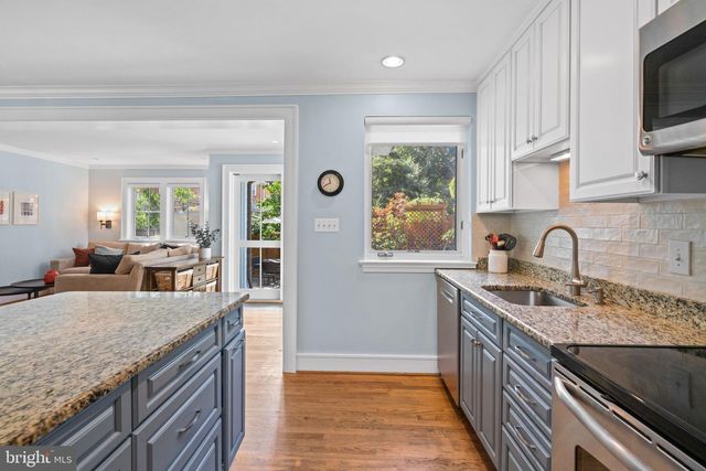 5191 LINNEAN TER NW, Washington, DC 20008