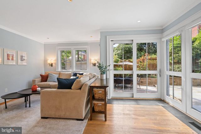 5191 LINNEAN TER NW, Washington, DC 20008