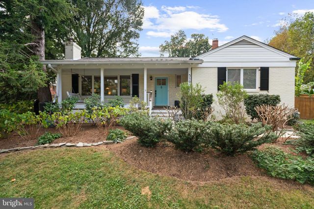 5191 LINNEAN TER NW, Washington, DC 20008