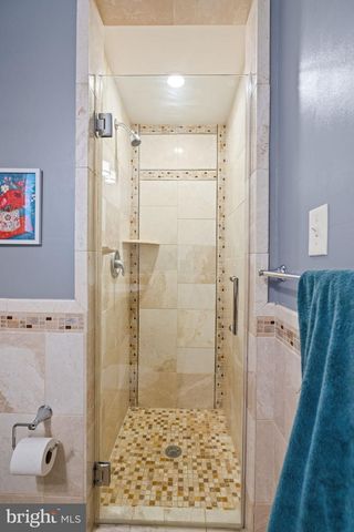 5191 LINNEAN TER NW, Washington, DC 20008