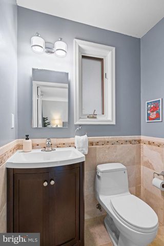 5191 LINNEAN TER NW, Washington, DC 20008
