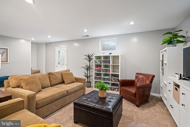 5191 LINNEAN TER NW, Washington, DC 20008