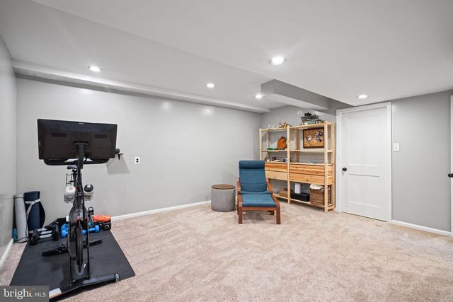 5191 LINNEAN TER NW, Washington, DC 20008