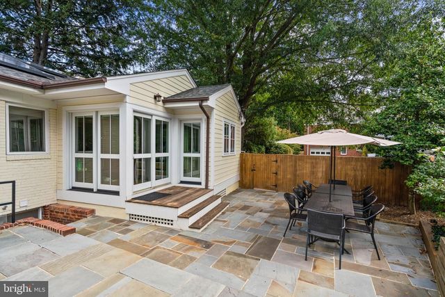 5191 LINNEAN TER NW, Washington, DC 20008