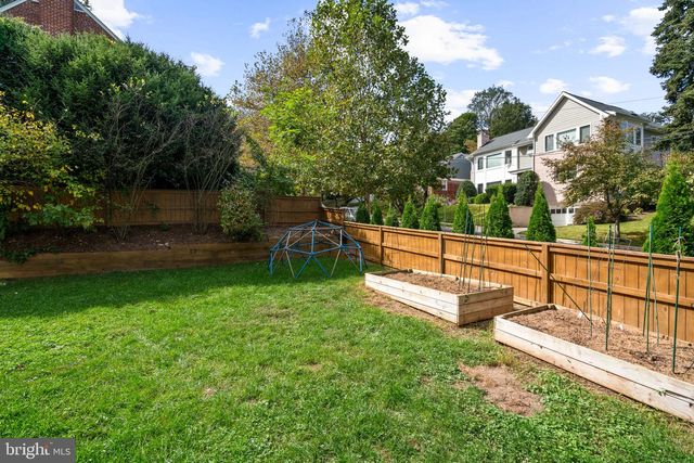 5191 LINNEAN TER NW, Washington, DC 20008