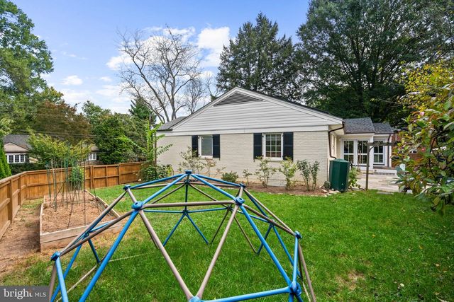 5191 LINNEAN TER NW, Washington, DC 20008